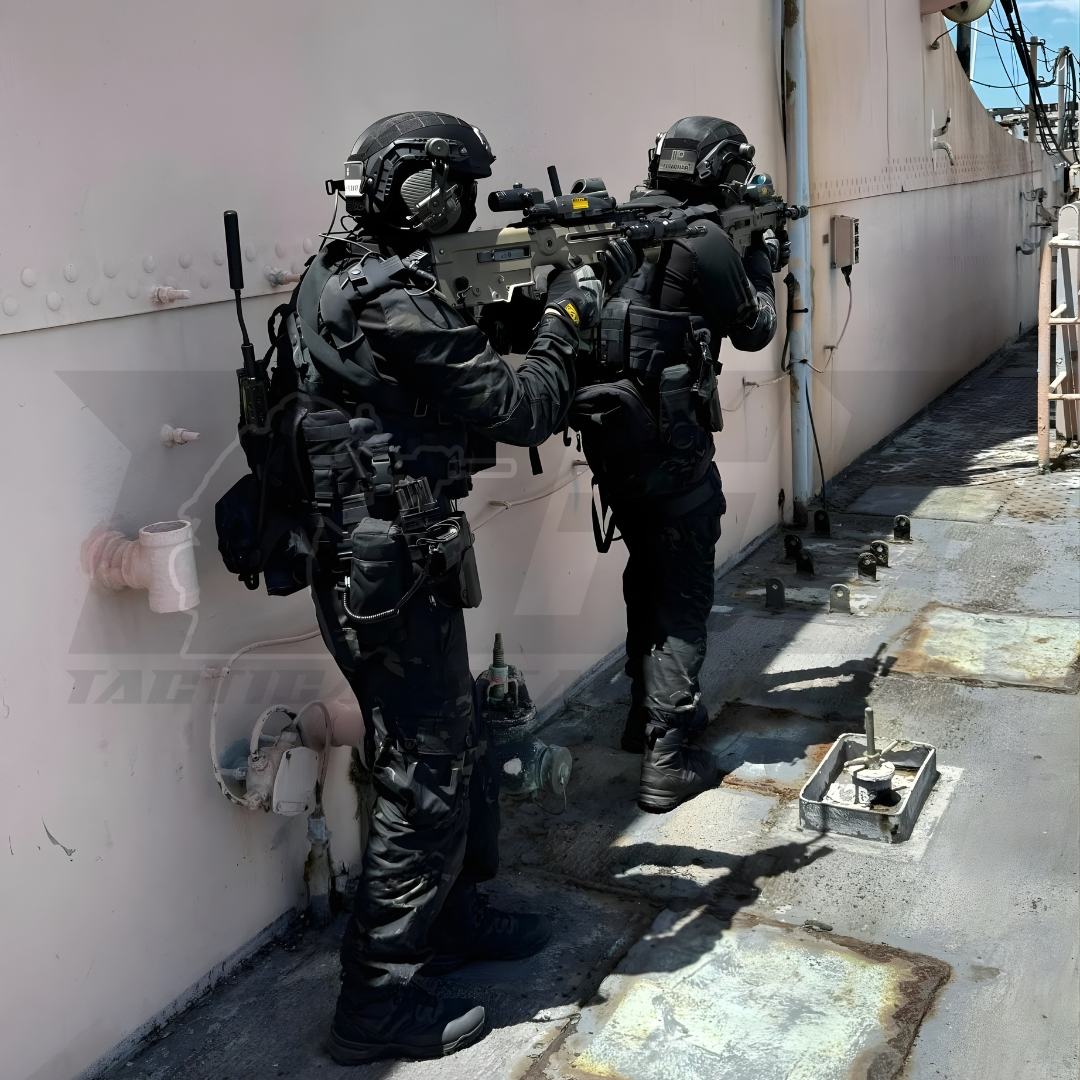 Tactical combat pant ranger model in black multicam showing knee pad adjustment pocket and cargo system